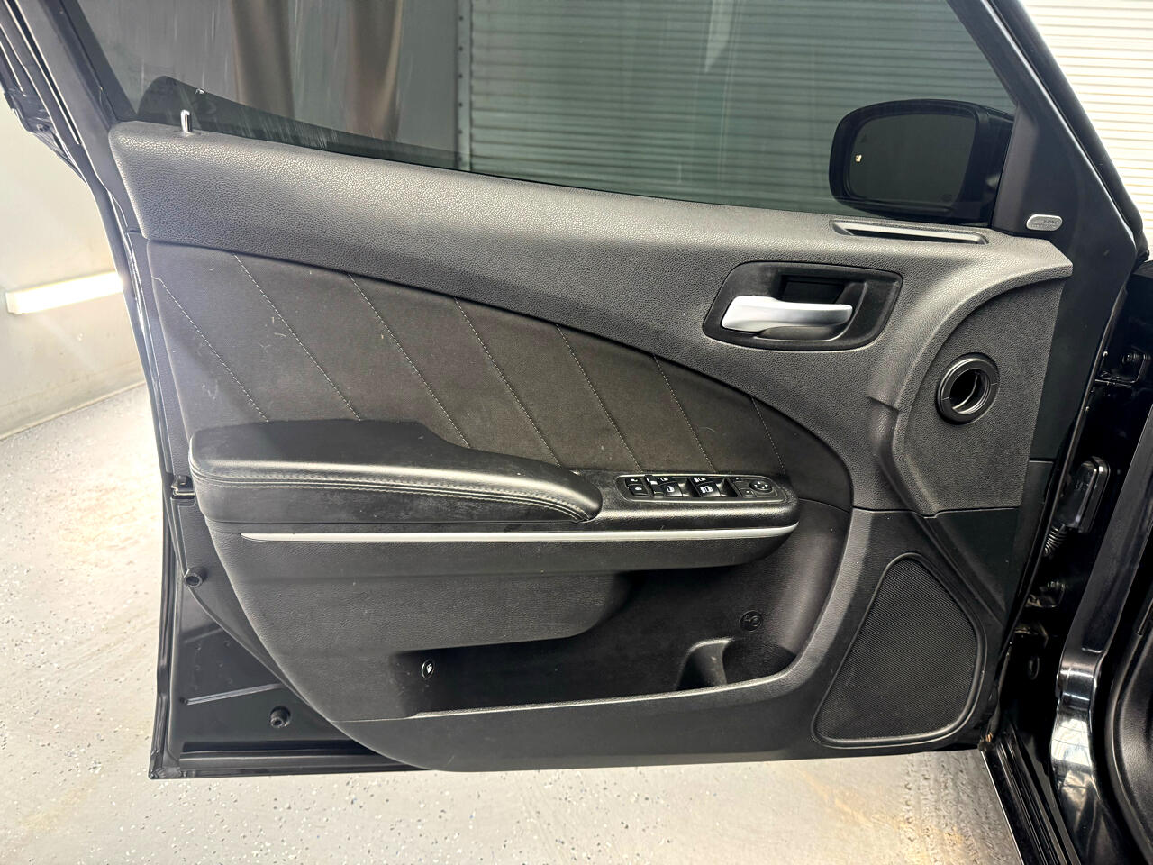 2018 Dodge Charger R/T photo 21