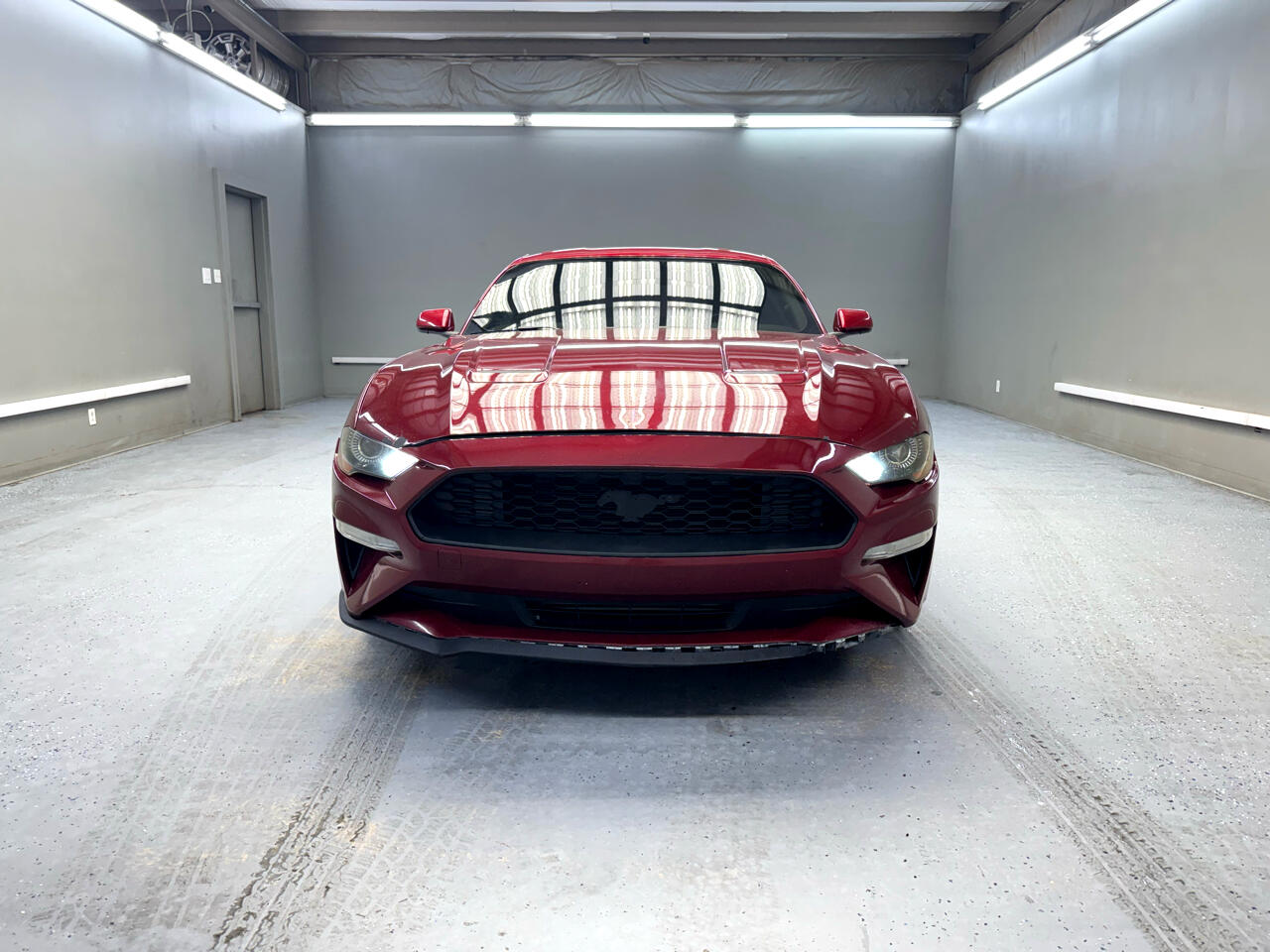 2020 Ford Mustang EcoBoost photo 2
