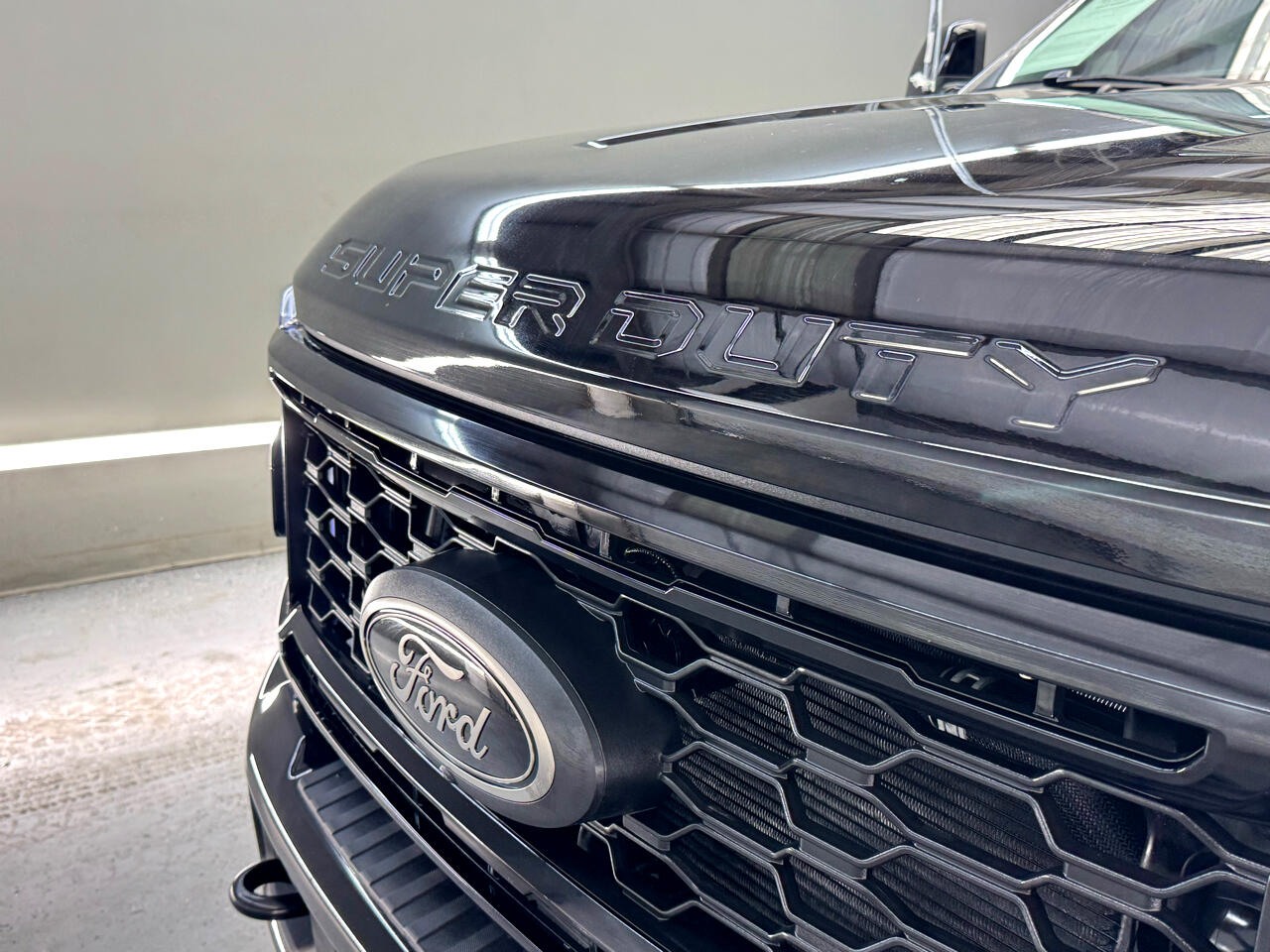 2025 Ford F-250 Lariat Tremor photo 5