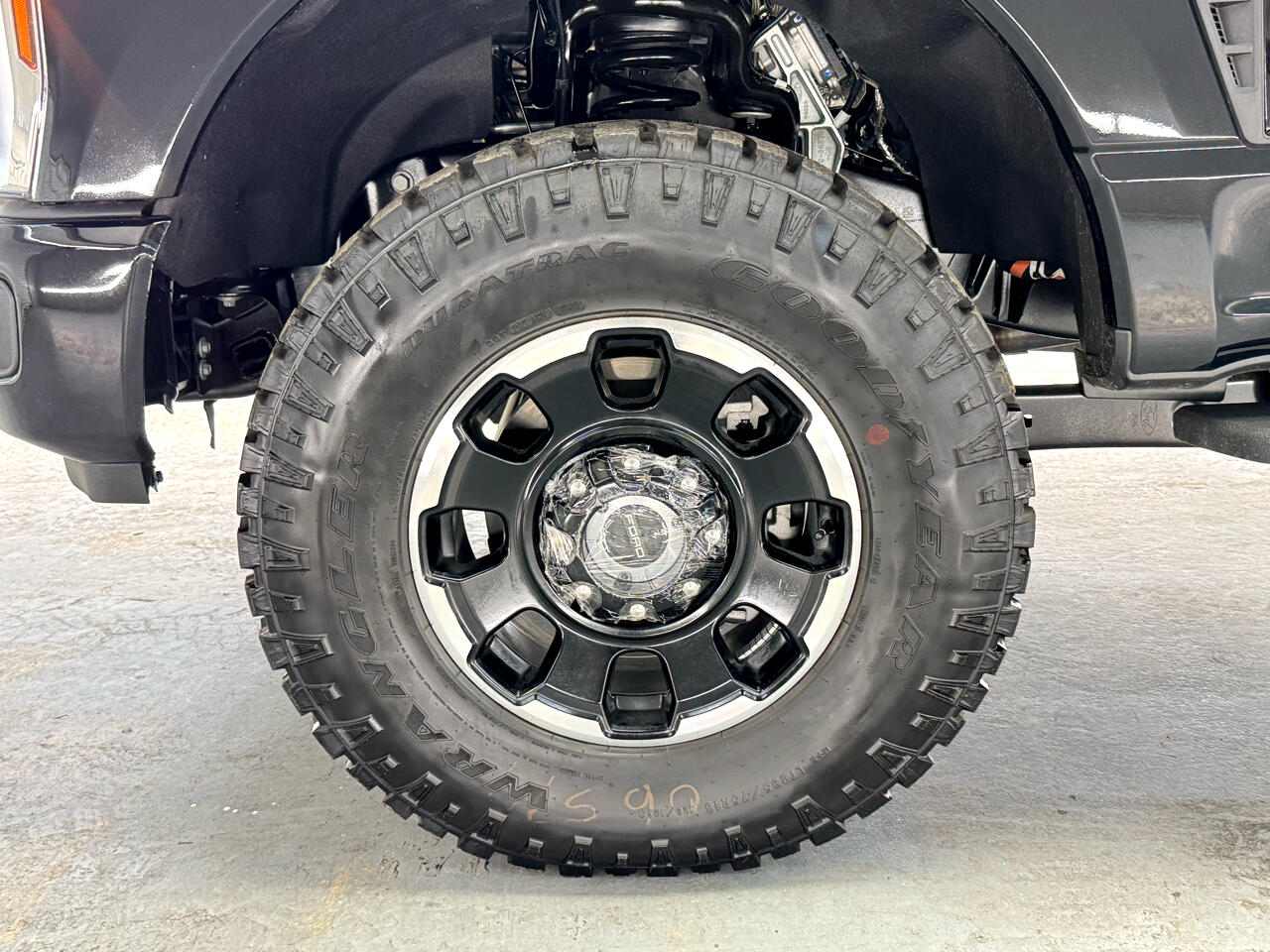 2025 Ford F-250 Lariat Tremor photo 6