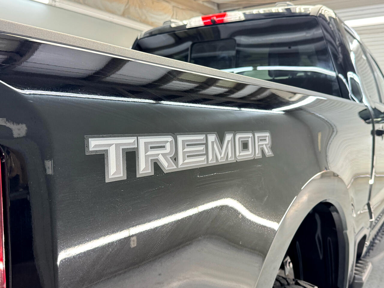 2025 Ford F-250 Lariat Tremor photo 13