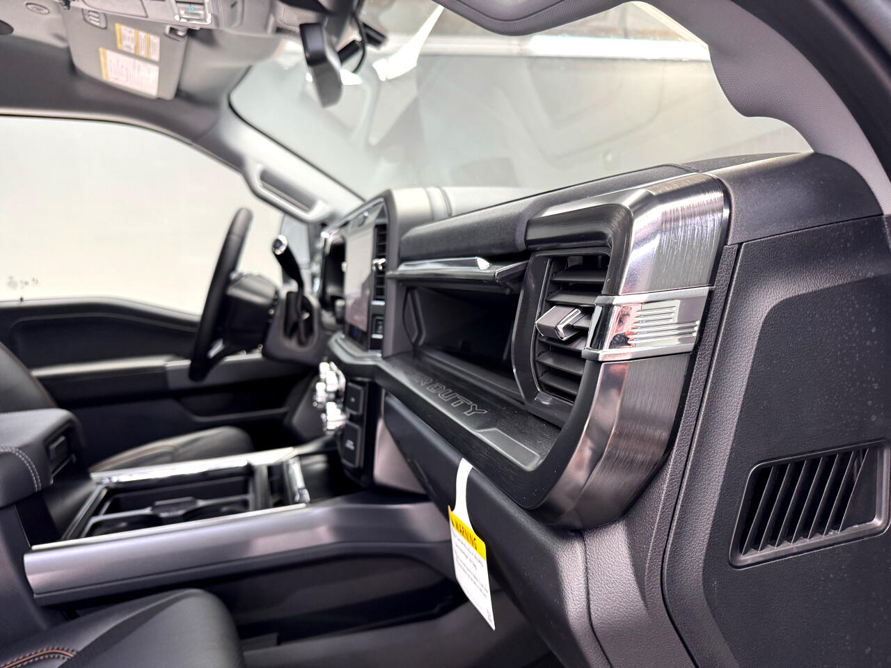 2025 Ford F-250 Lariat Tremor photo 19