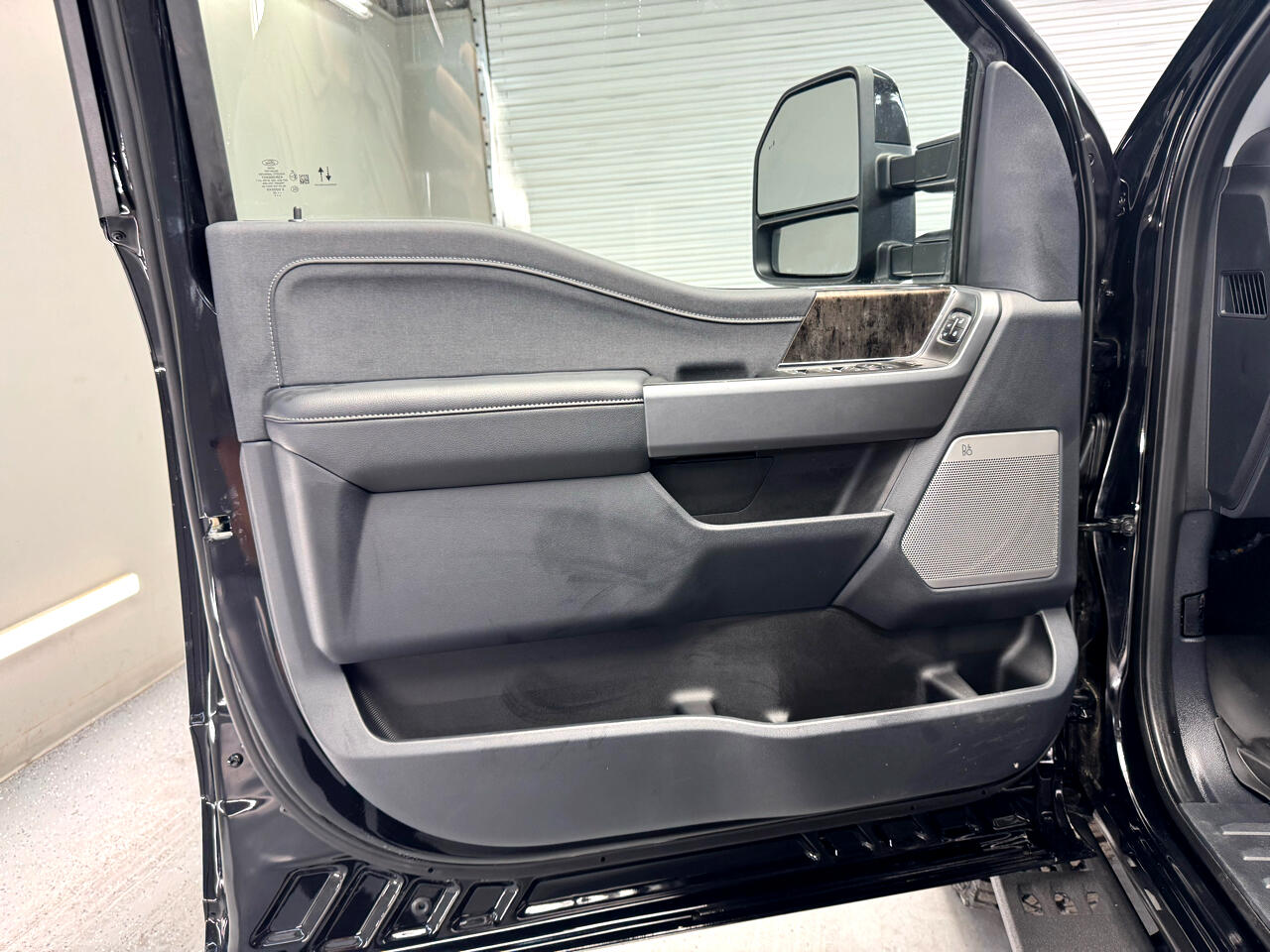 2025 Ford F-250 Lariat Tremor photo 28