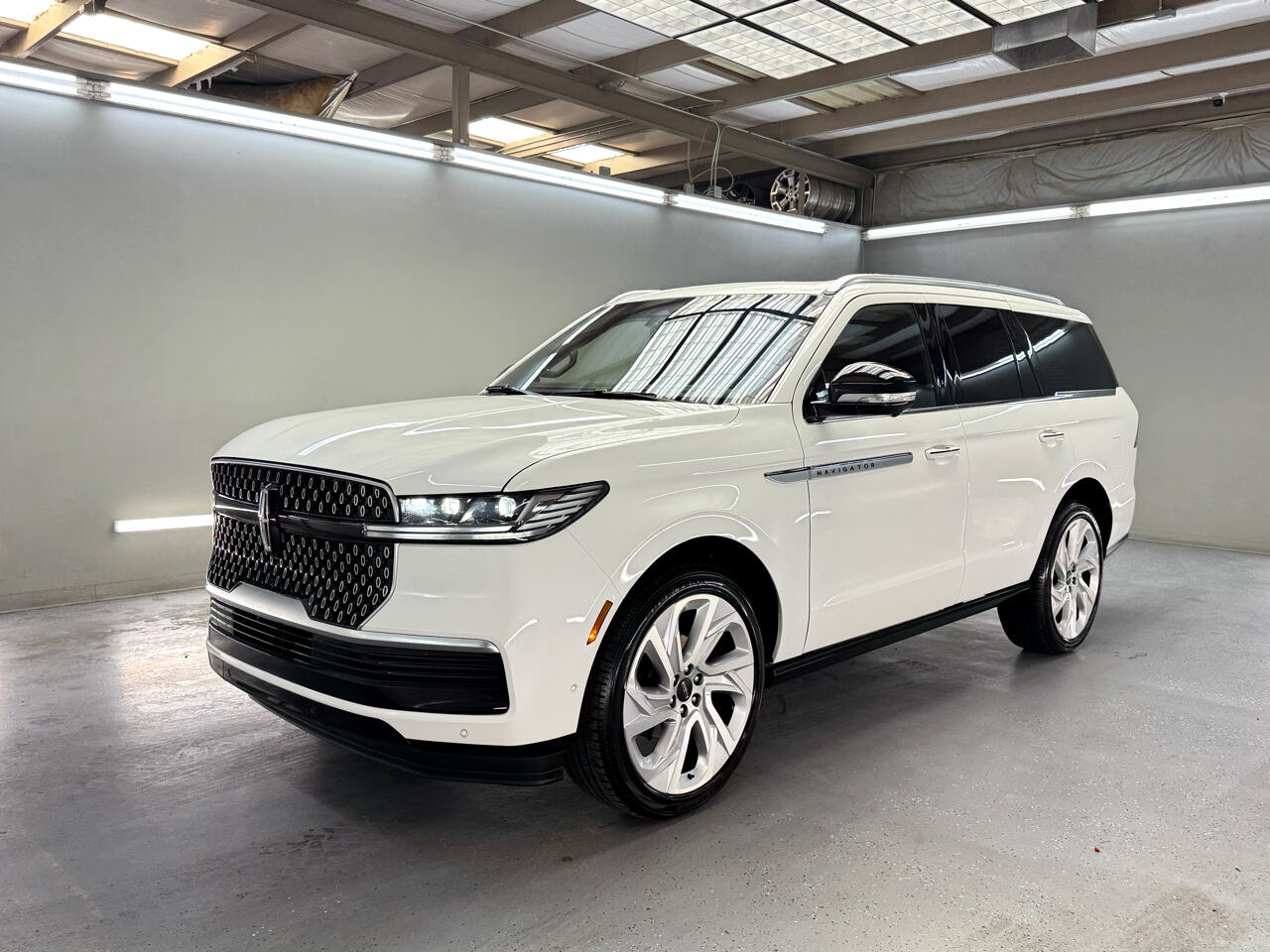 2025 Lincoln Navigator Reserve photo 3