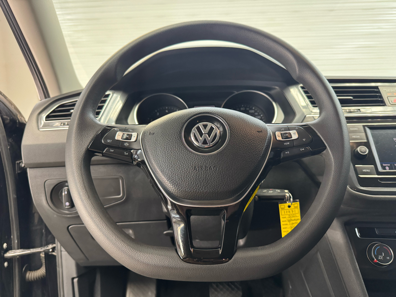Volkswagen Tiguan S 2021 Volkswagen Tiguan S 2021