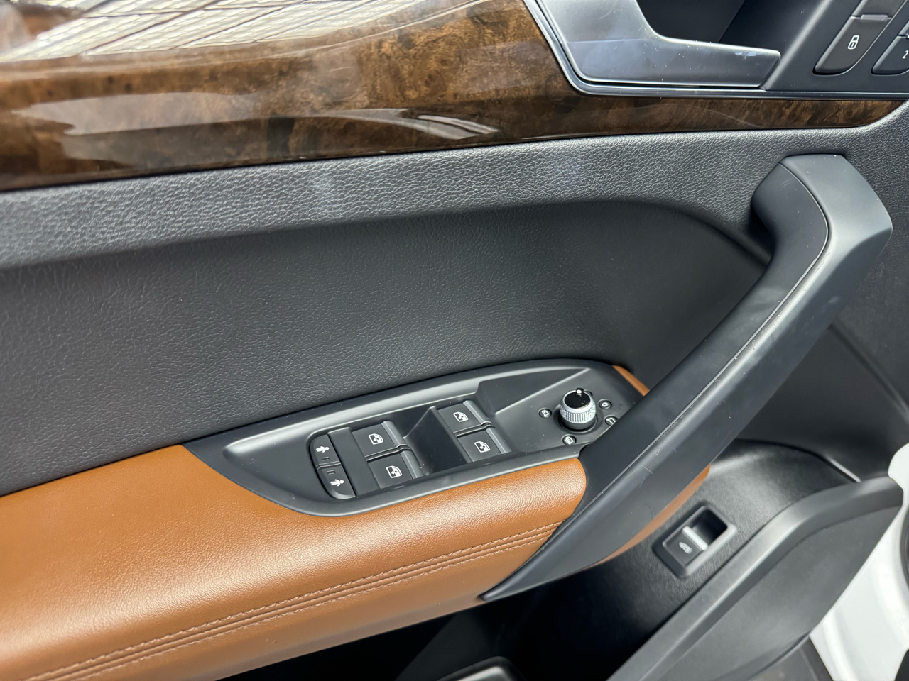 2019 Audi Q5 2.0T Premium Plus photo 24