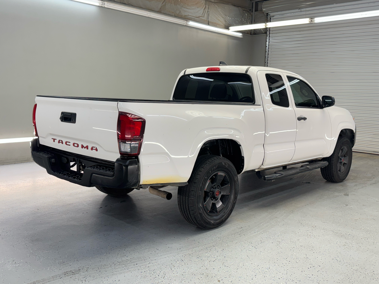 2021 Toyota Tacoma SR5 Access Cab photo 9