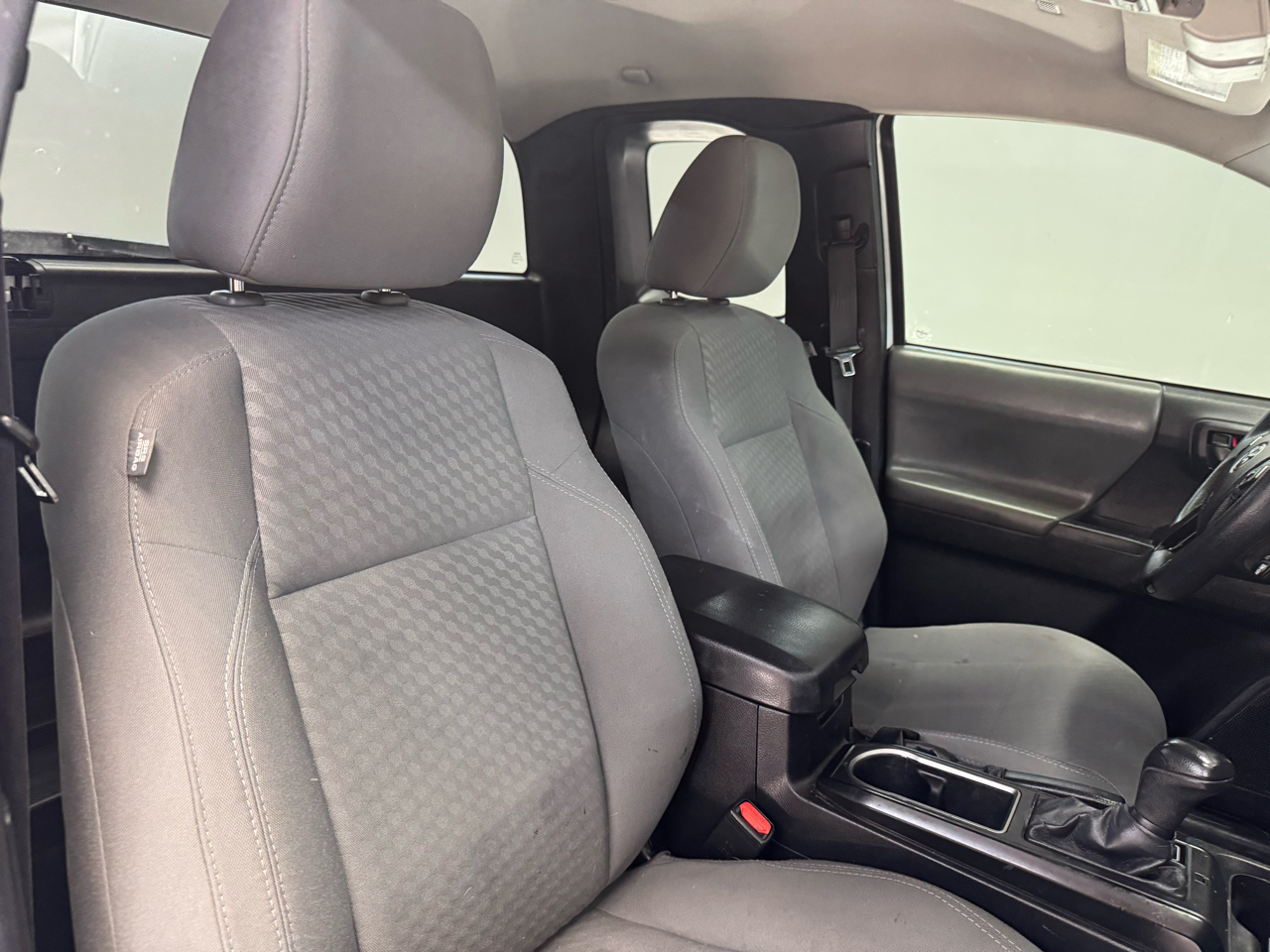 2021 Toyota Tacoma SR5 Access Cab photo 12
