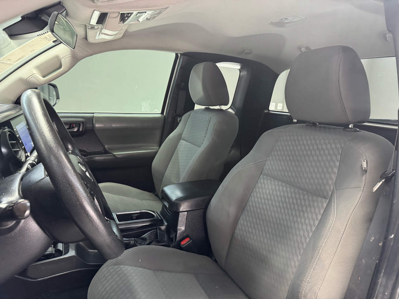 2021 Toyota Tacoma SR5 Access Cab photo 17