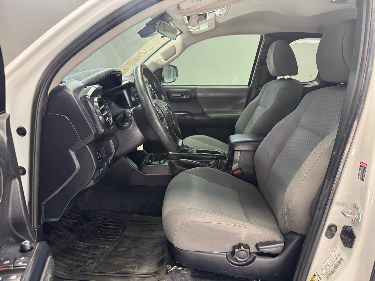 2021 Toyota Tacoma SR5 Access Cab photo 18