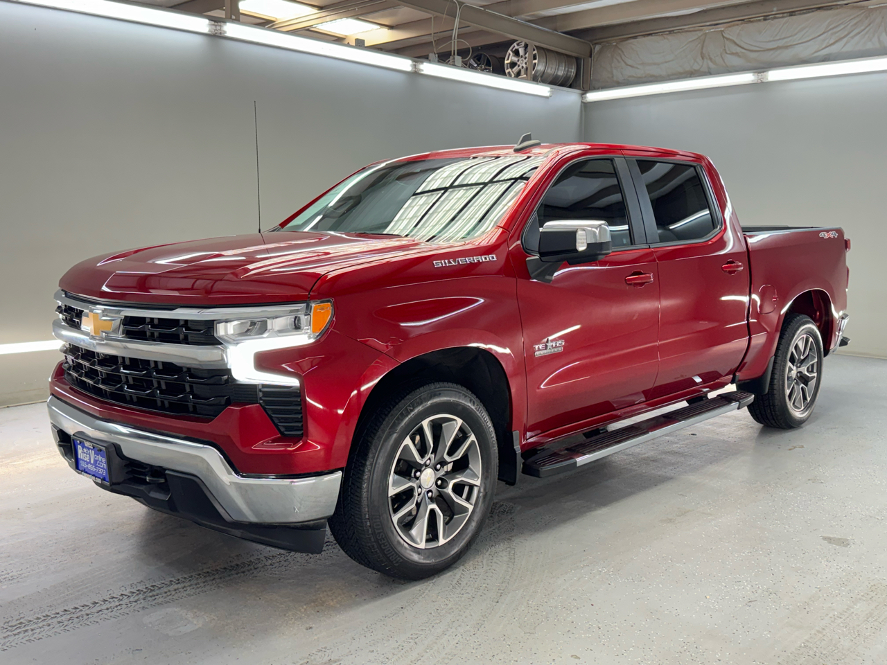 2022 Chevrolet Silverado 1500 LT photo 3