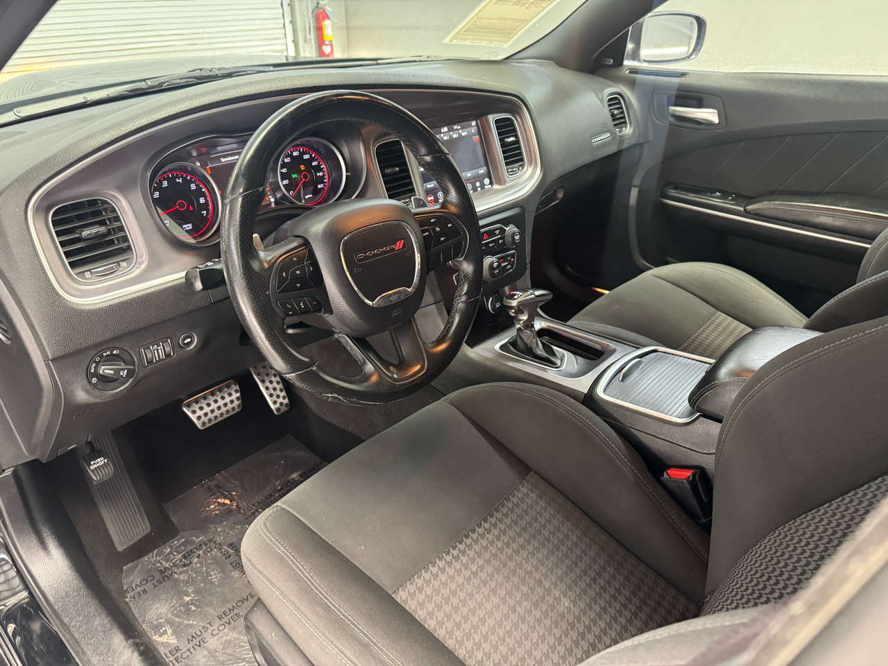 2019 Dodge Charger R/T photo 22