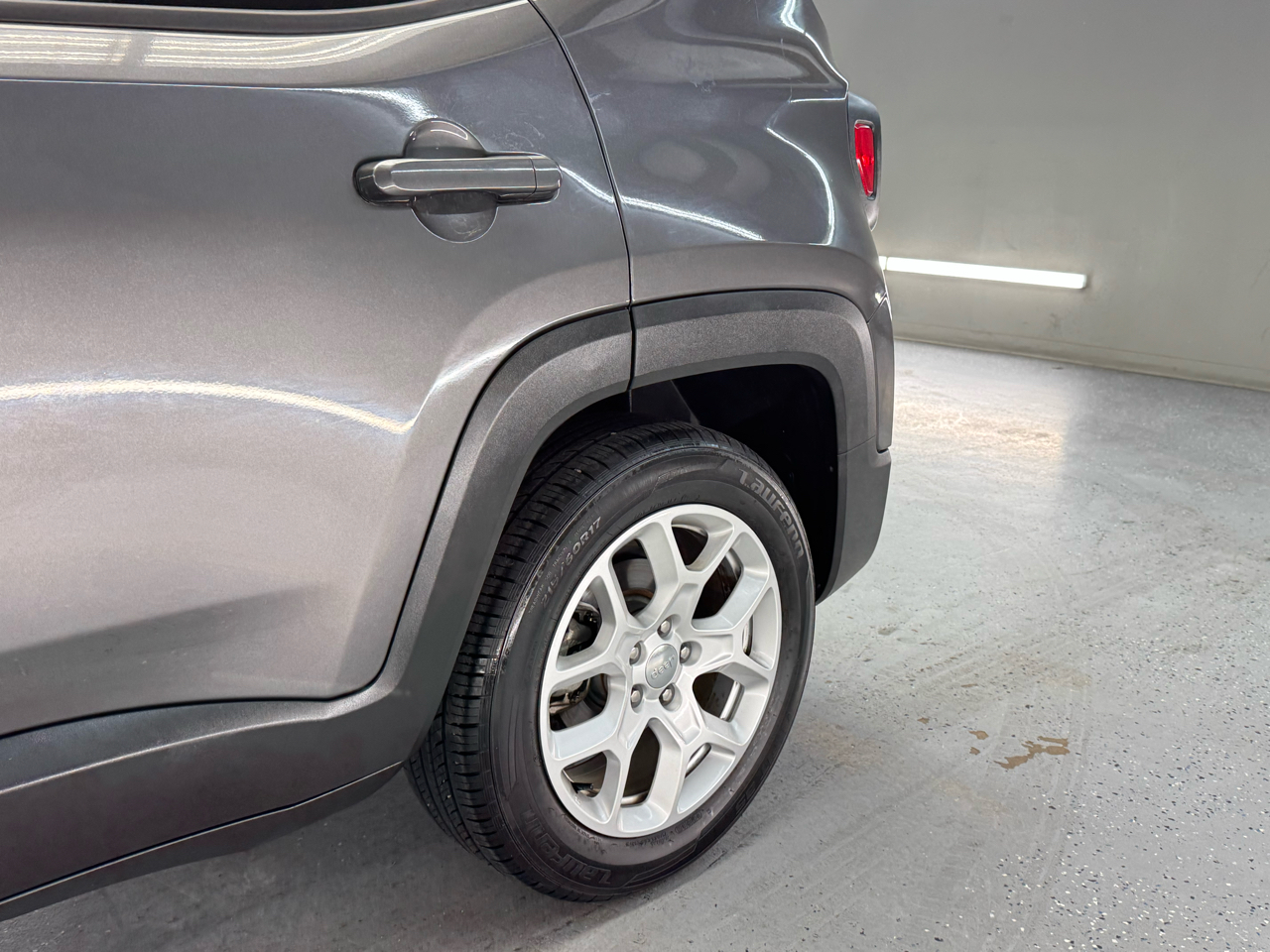 2018 Jeep Renegade Latitude North Edition photo 3