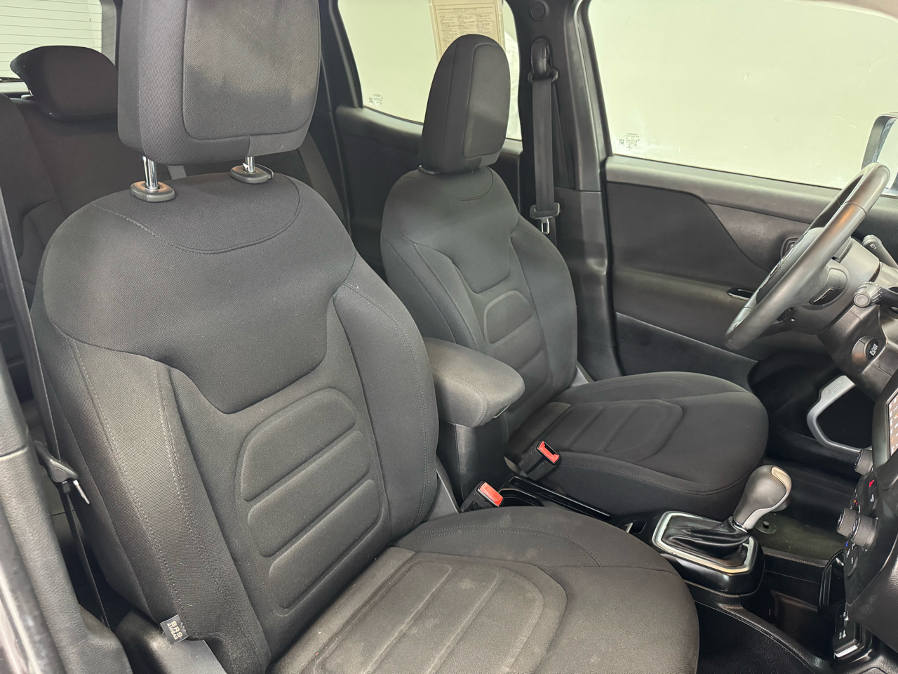 2018 Jeep Renegade Latitude North Edition photo 9