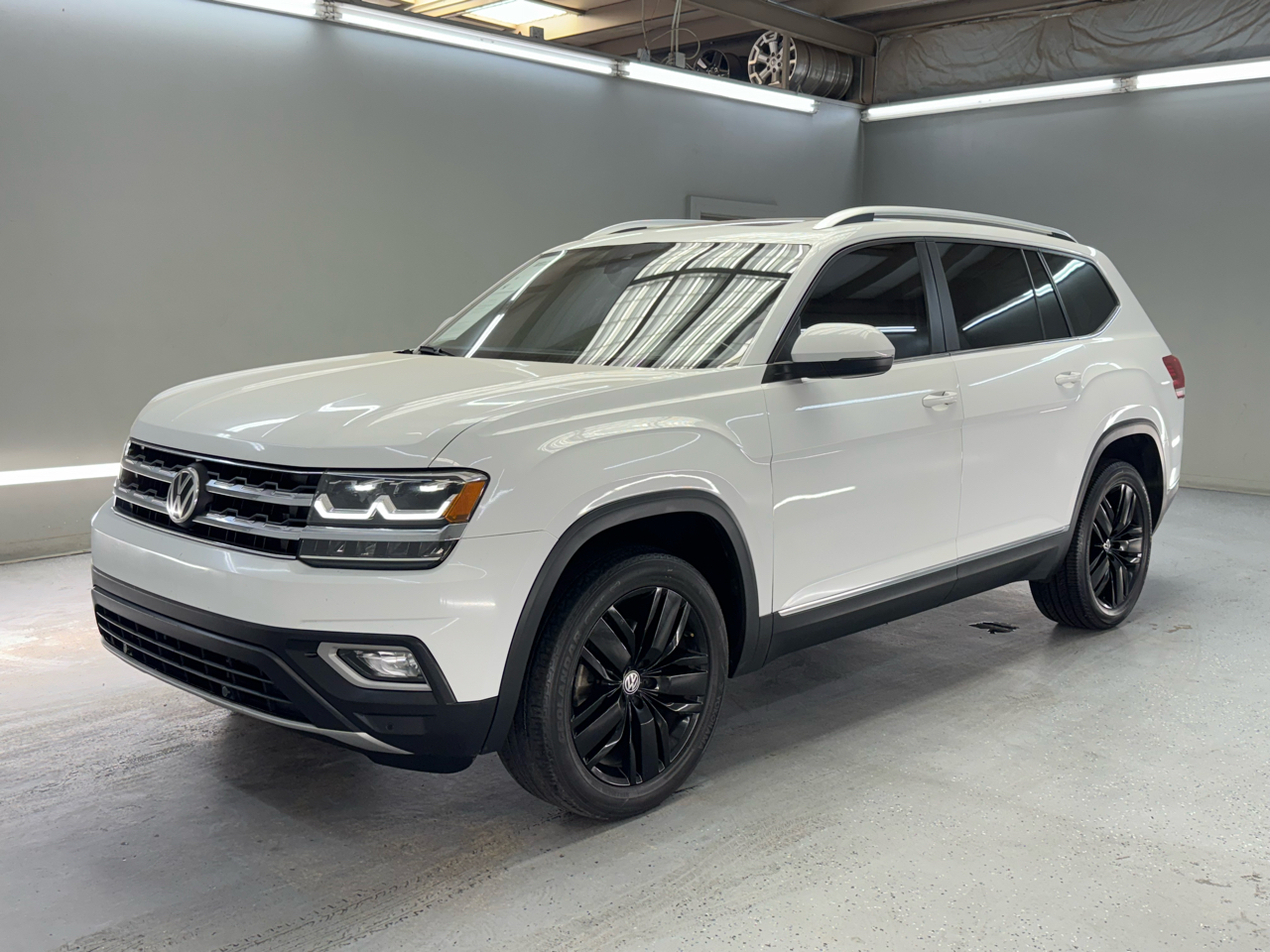2018 Volkswagen Atlas V6 SEL photo 3