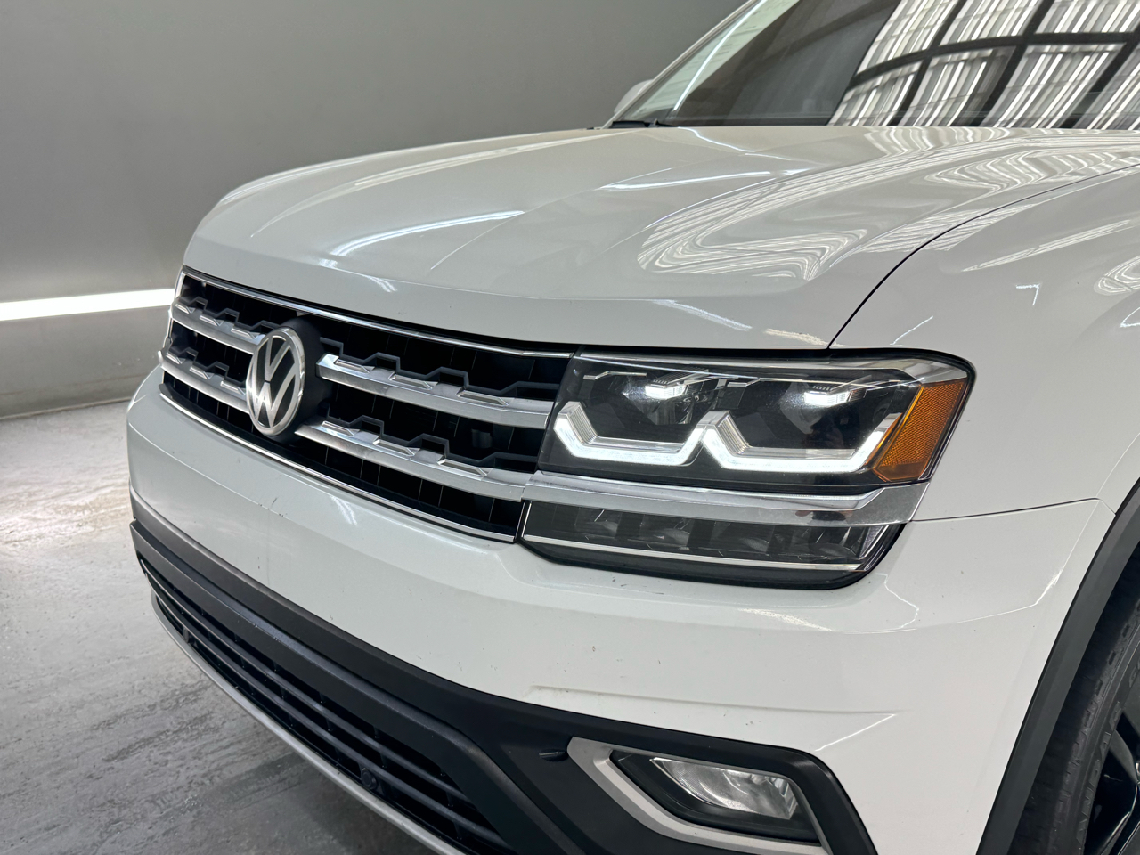 2018 Volkswagen Atlas V6 SEL photo 4