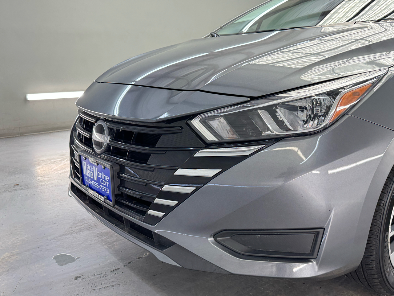 2024 Nissan Versa S photo 4