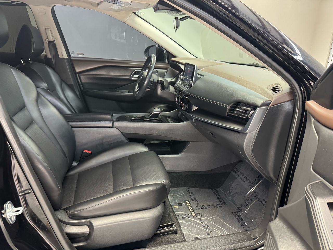 2021 Nissan Rogue SV photo 12