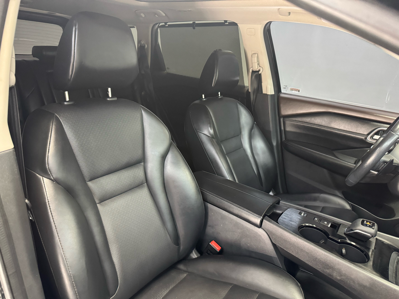 2021 Nissan Rogue SV photo 13
