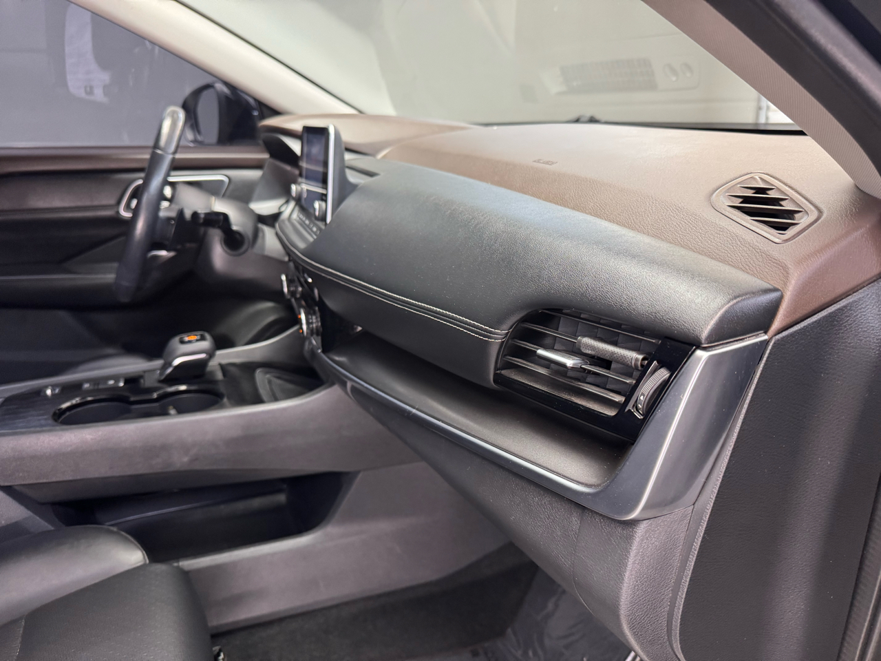 2021 Nissan Rogue SV photo 15