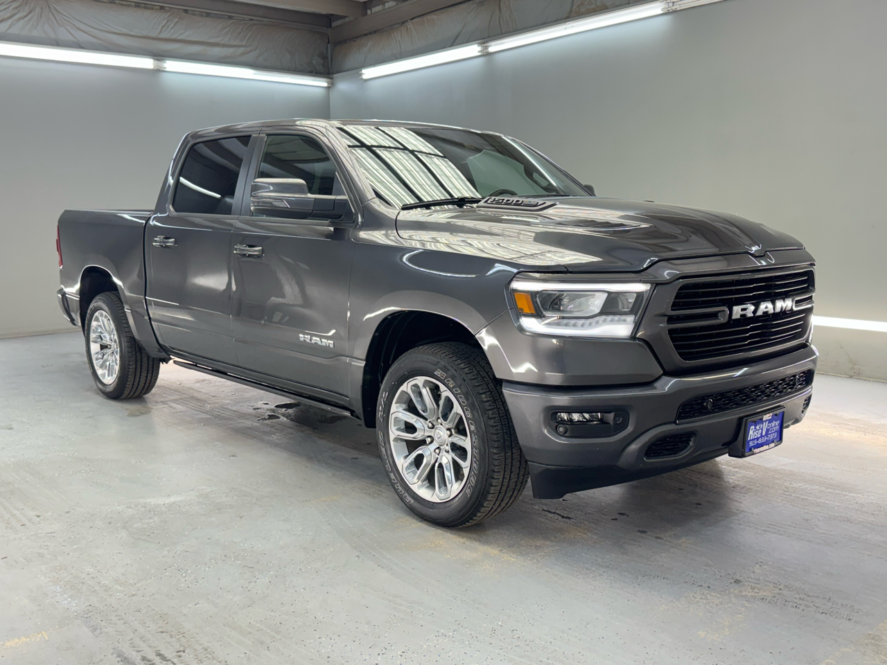 2024 RAM 1500 Laramie Crew Cab SWB 4WD