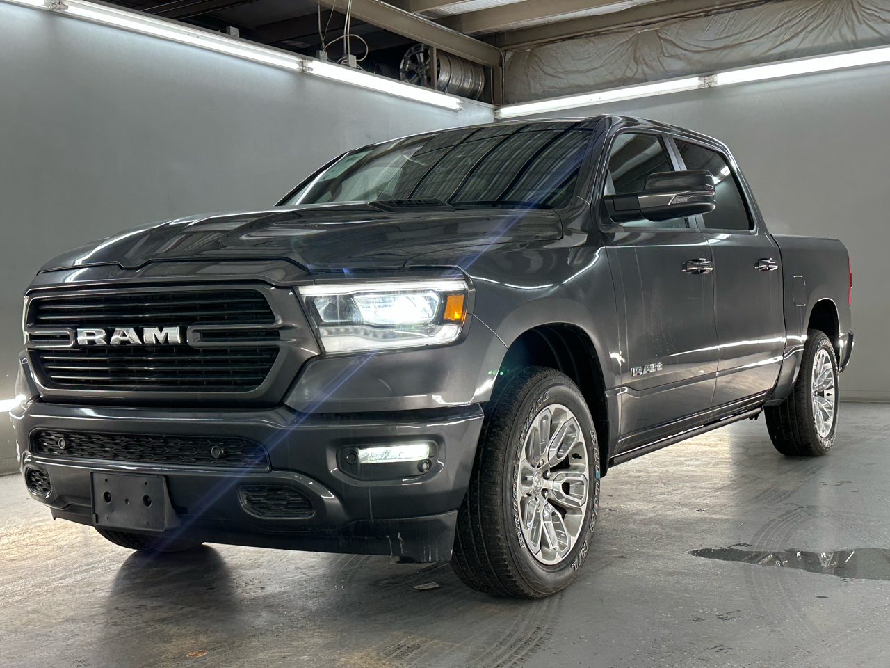 RAM 1500 Laramie Crew Cab SWB 4WD 2024