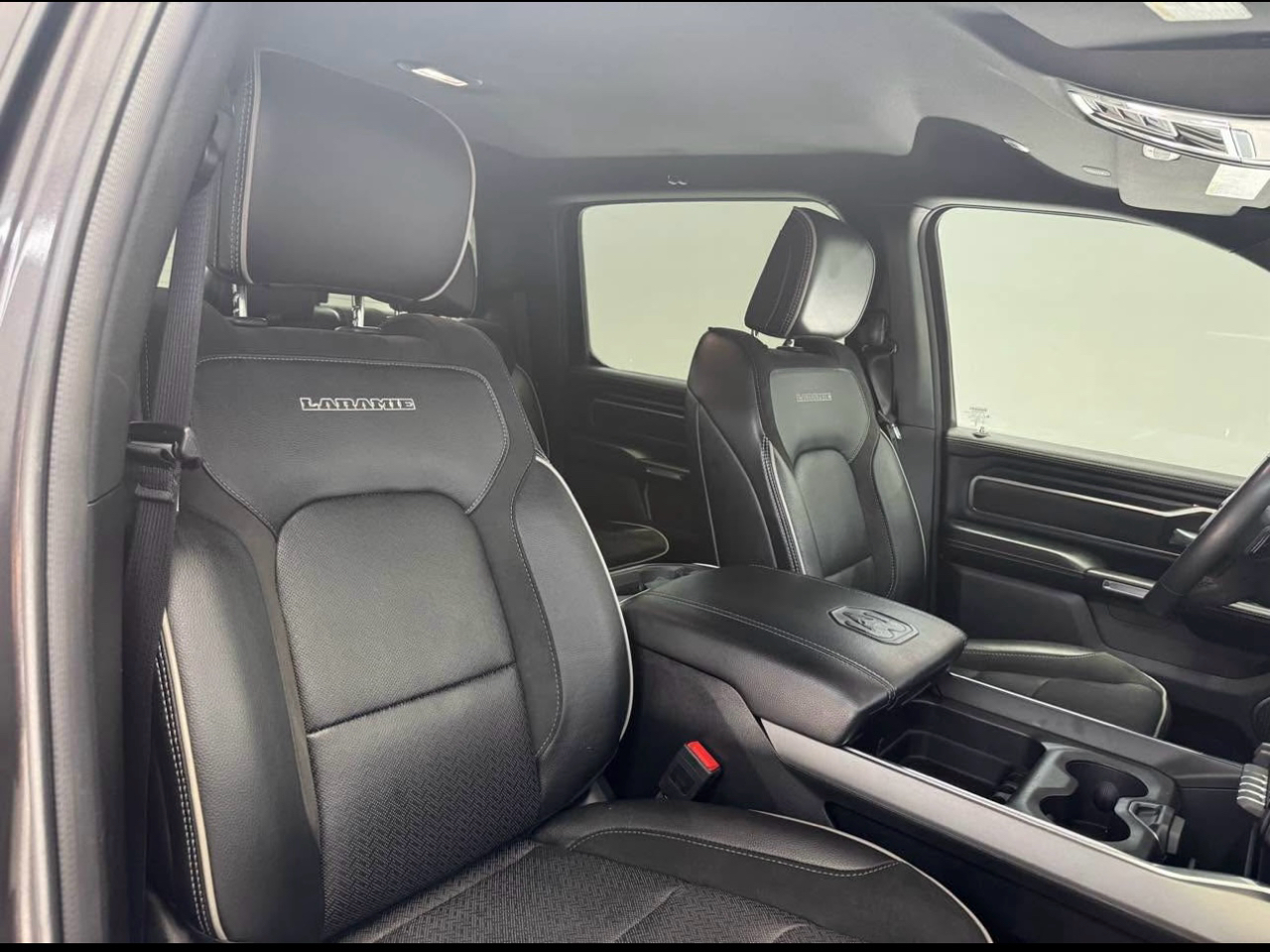 RAM 1500 Laramie Crew Cab SWB 4WD 2024