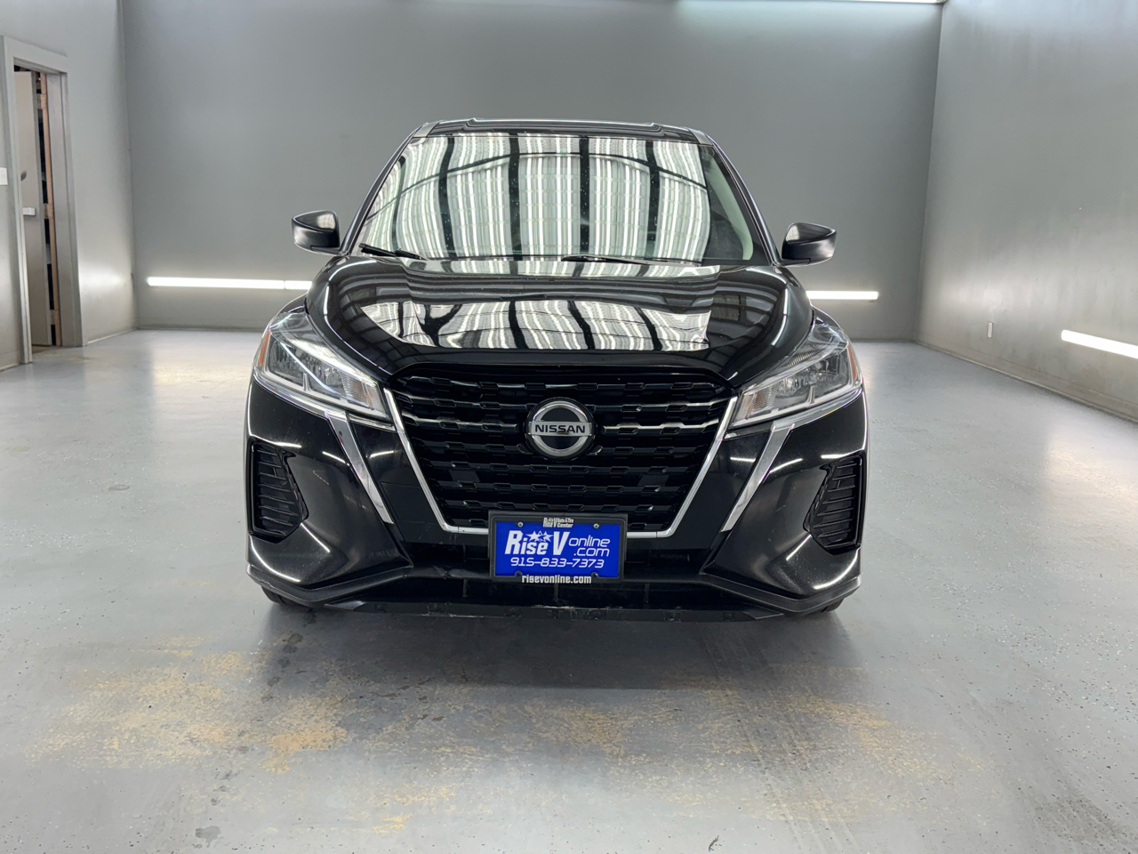 2021 Nissan Kicks S photo 2