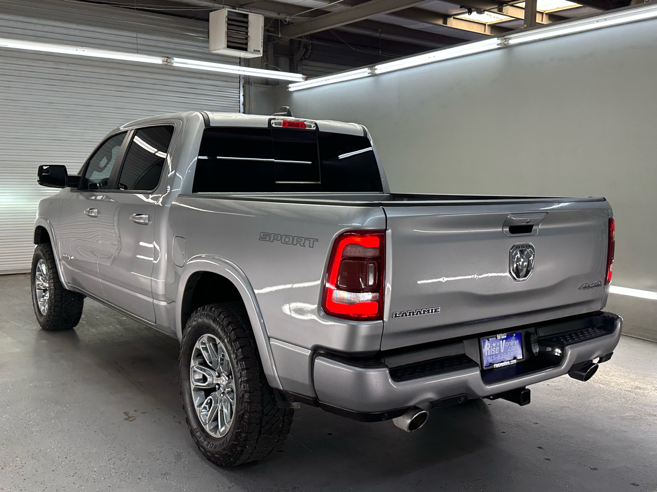 RAM 1500 Laramie Crew Cab SWB 4WD 2021