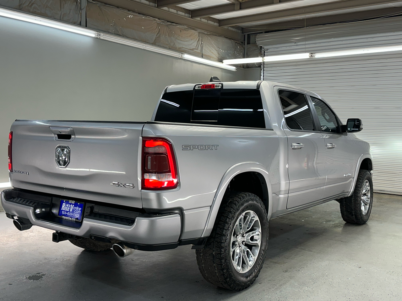 RAM 1500 Laramie Crew Cab SWB 4WD 2021