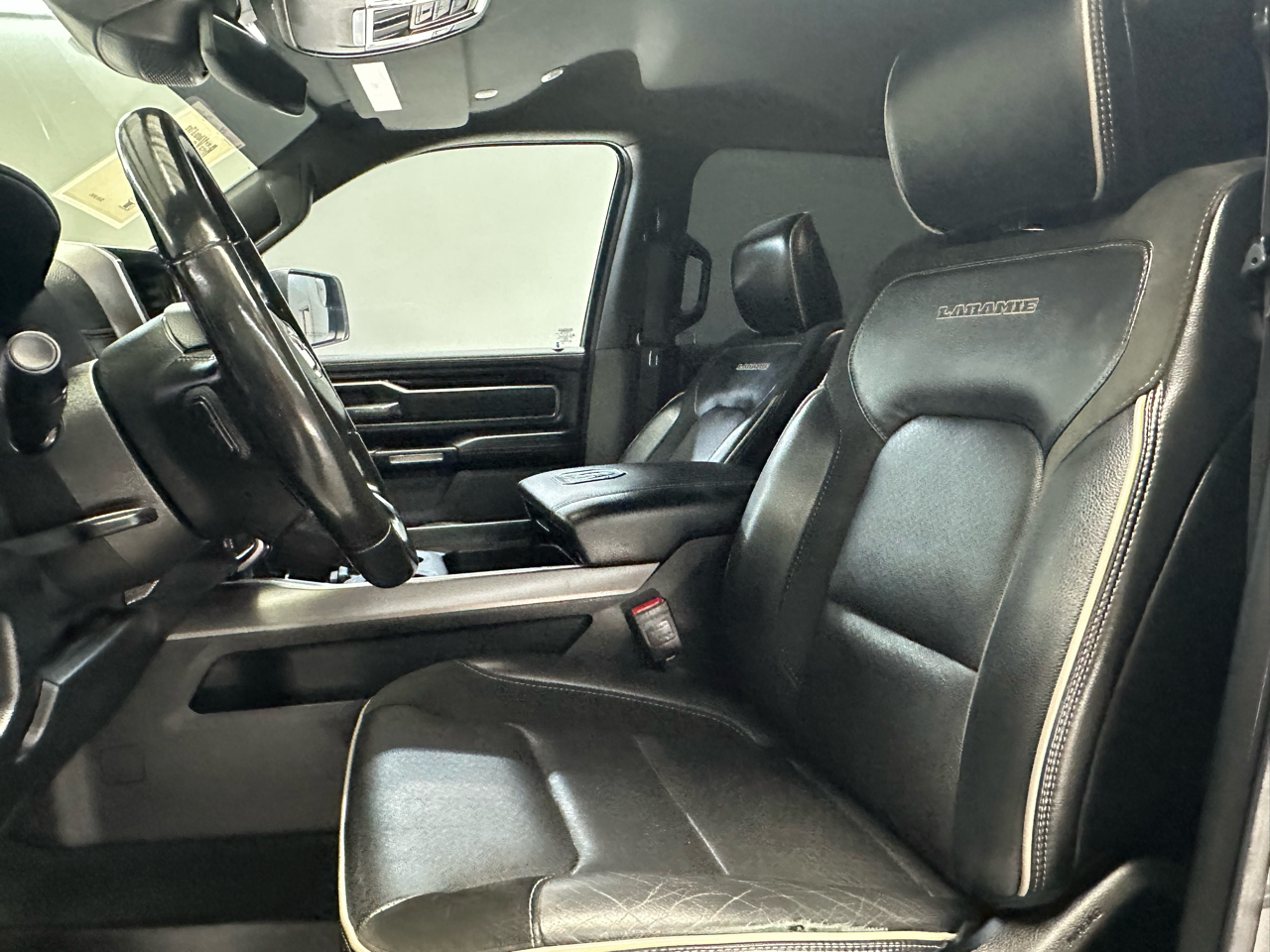 RAM 1500 Laramie Crew Cab SWB 4WD 2021