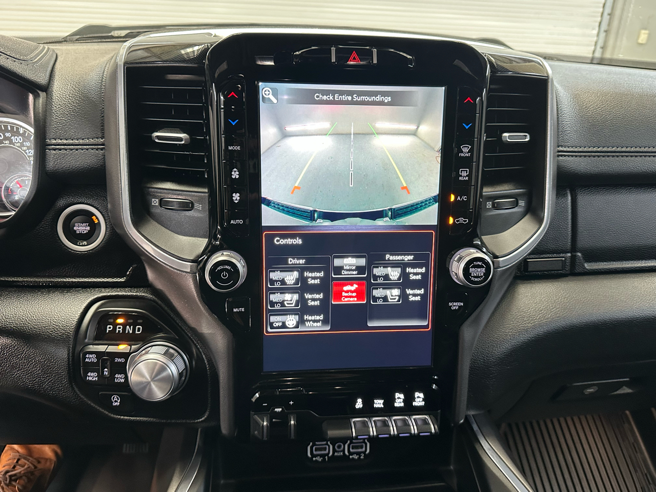 RAM 1500 Laramie Crew Cab SWB 4WD 2021