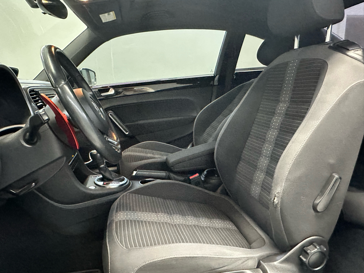 Volkswagen Beetle 2.0T Turbo 2012