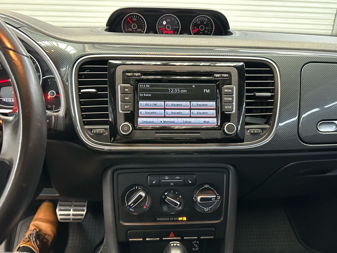 Volkswagen Beetle 2.0T Turbo 2012