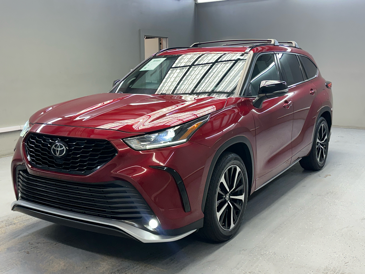 Toyota Highlander XSE FWD V6 2021