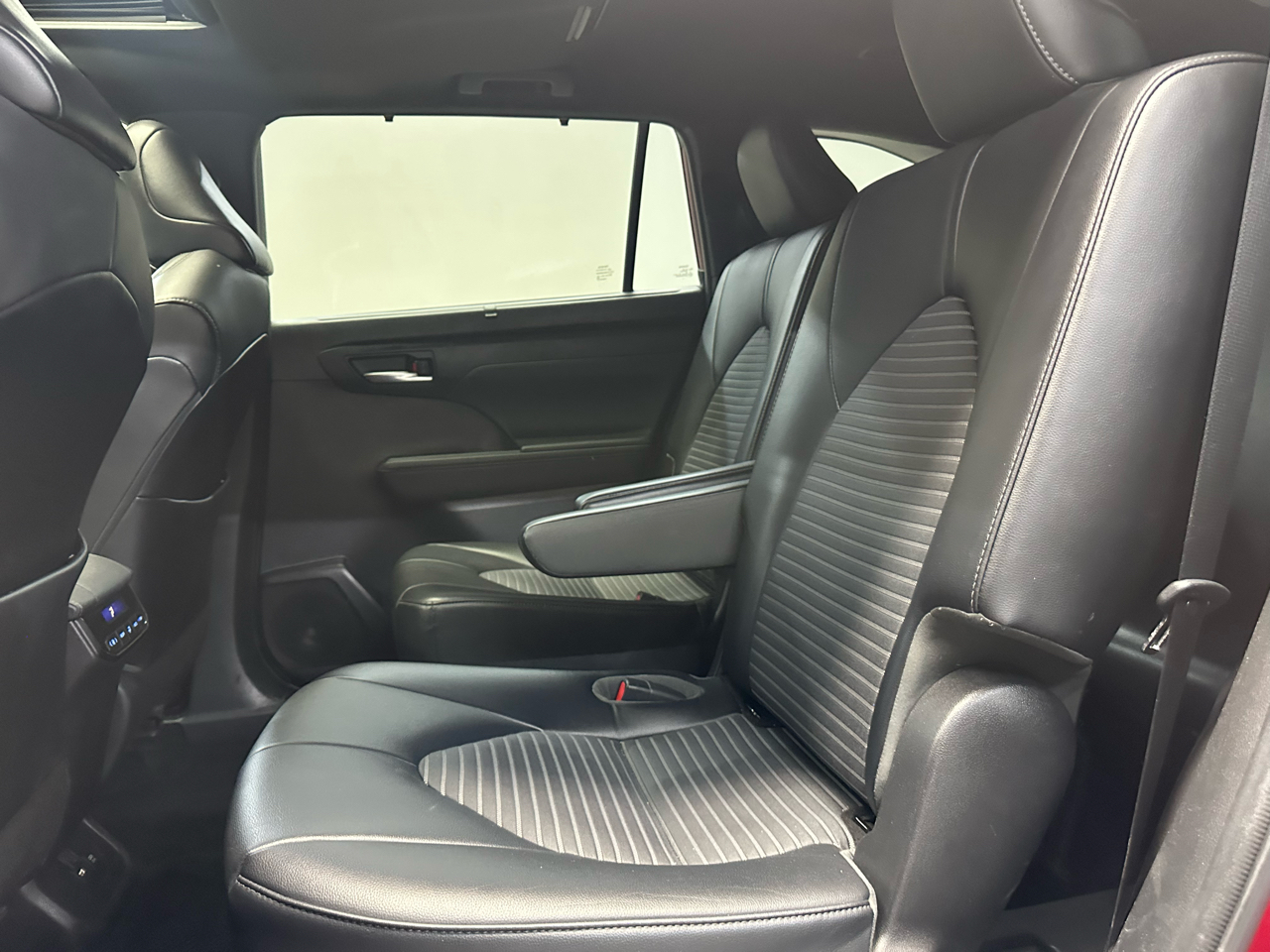 Toyota Highlander XSE FWD V6 2021