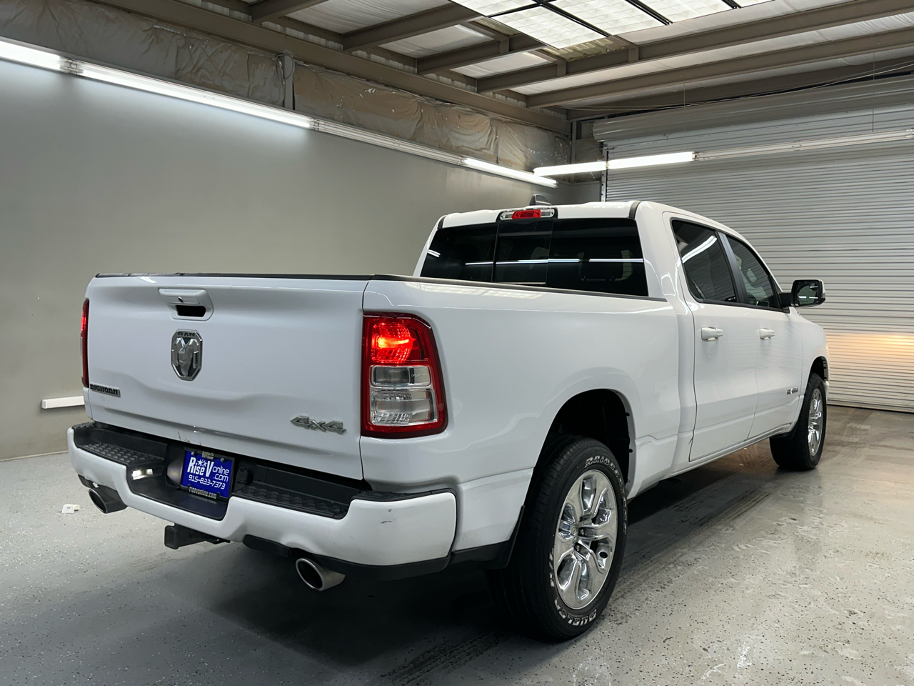 RAM 1500 Big Horn Crew Cab 4WD 2024