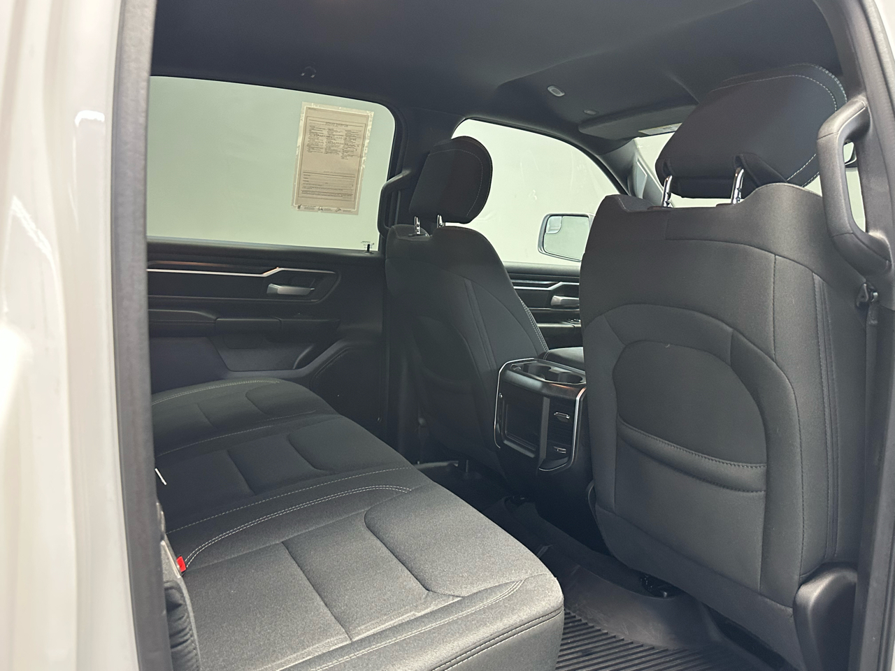 RAM 1500 Big Horn Crew Cab 4WD 2024