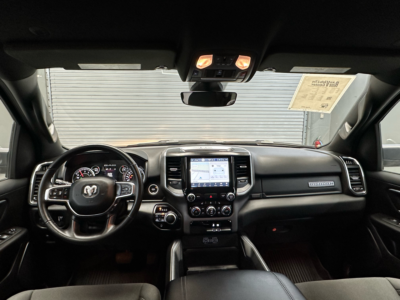 RAM 1500 Big Horn Crew Cab 4WD 2024