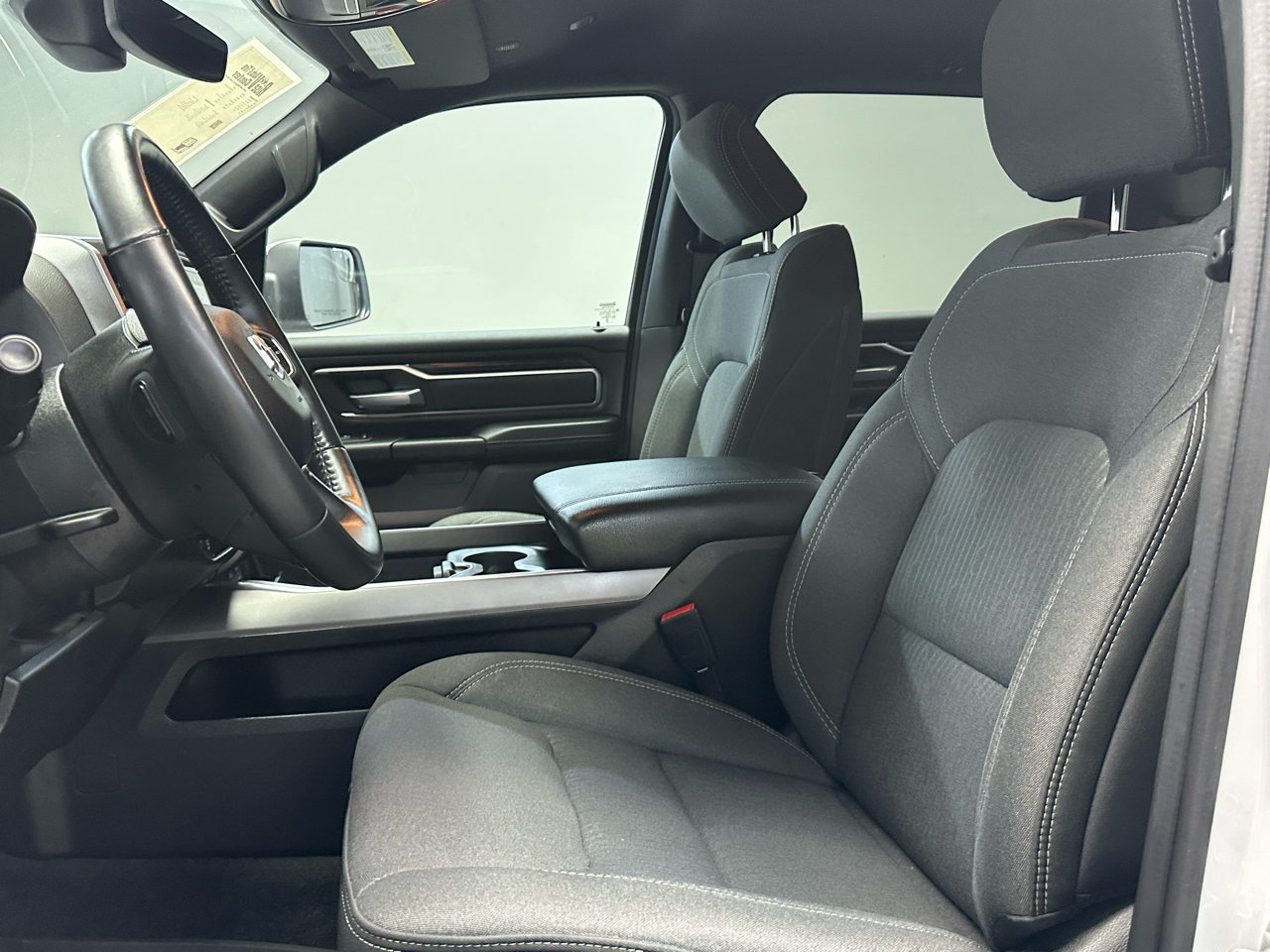 RAM 1500 Big Horn Crew Cab 4WD 2024