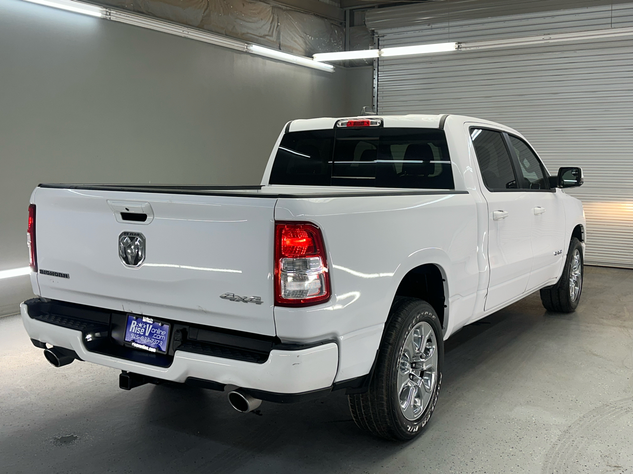 RAM 1500 Big Horn Crew Cab 4WD 2024