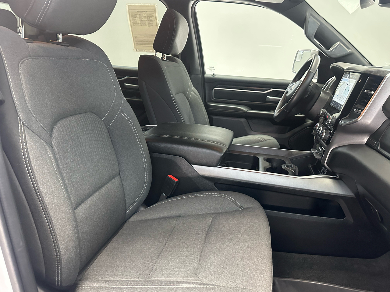 RAM 1500 Big Horn Crew Cab 4WD 2024