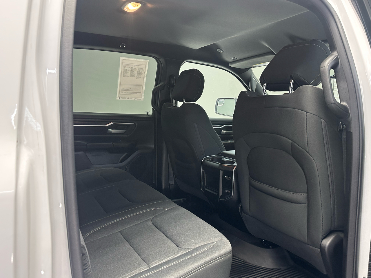 RAM 1500 Big Horn Crew Cab 4WD 2024