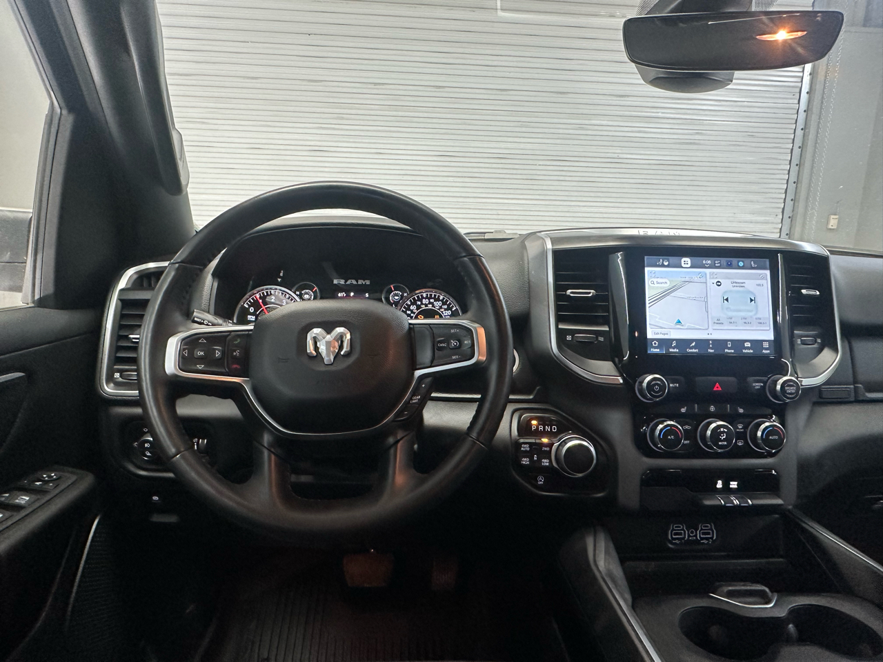 RAM 1500 Big Horn Crew Cab 4WD 2024