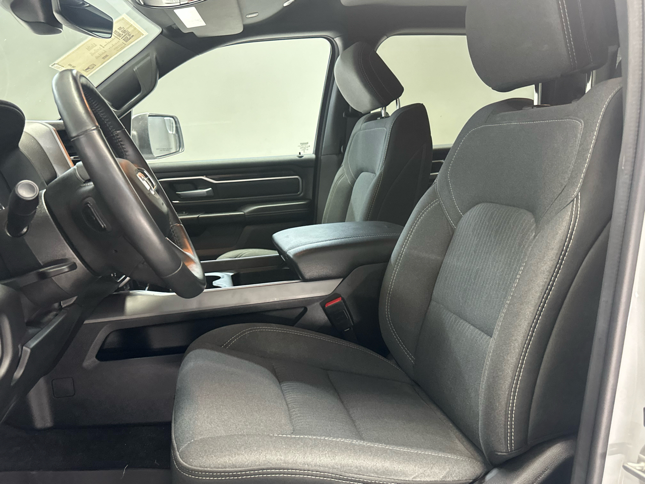 RAM 1500 Big Horn Crew Cab 4WD 2024