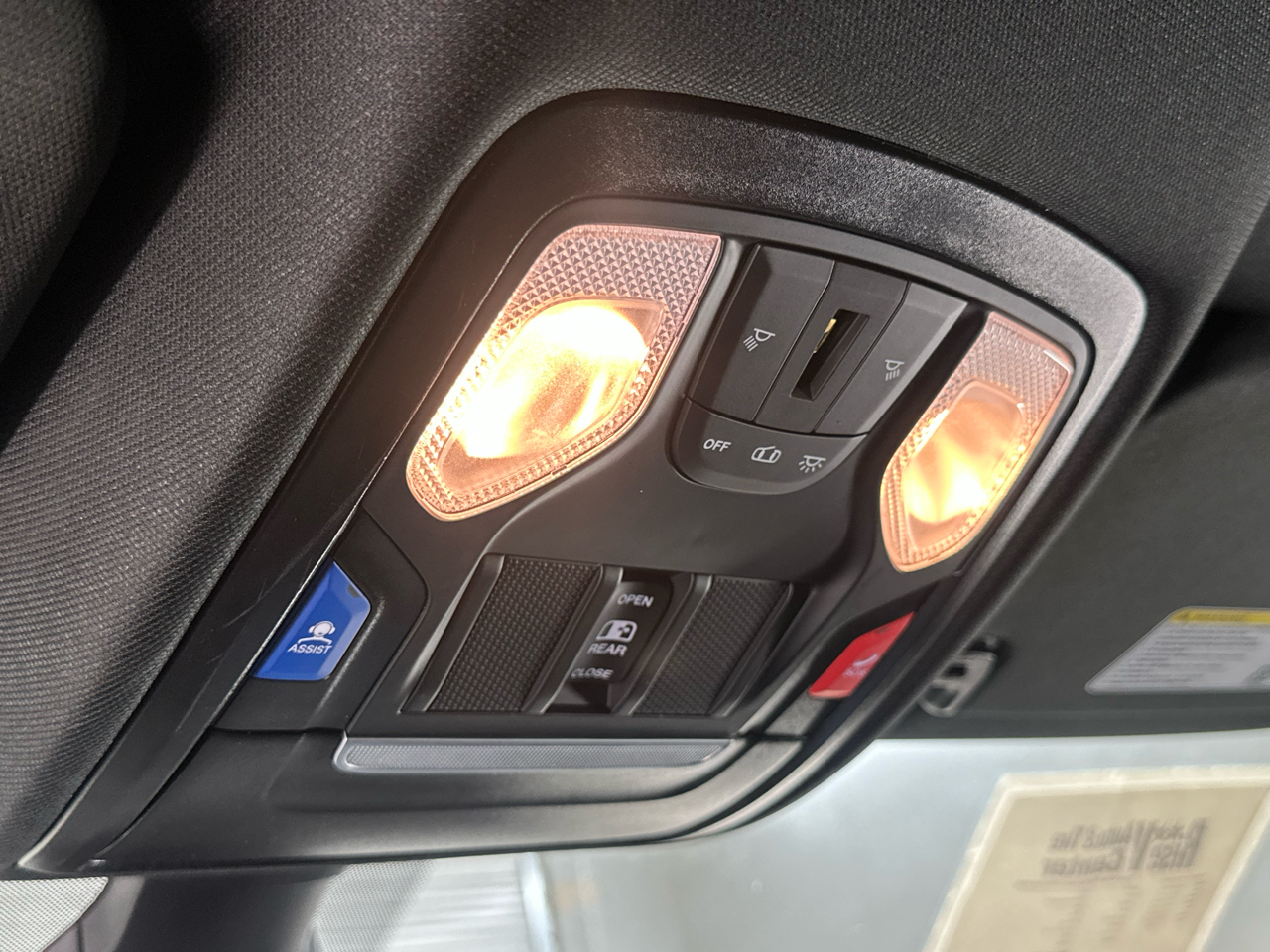 RAM 1500 Big Horn Crew Cab 4WD 2024