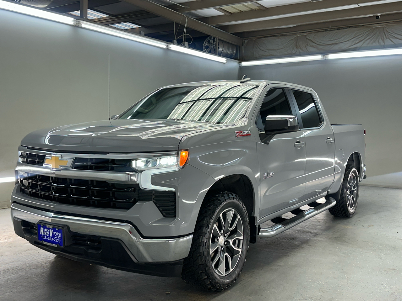 Chevrolet Silverado 1500 LT Crew Cab 4WD 2024