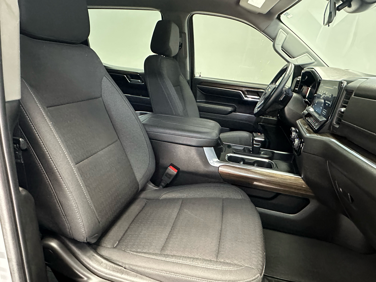 Chevrolet Silverado 1500 LT Crew Cab 4WD 2024