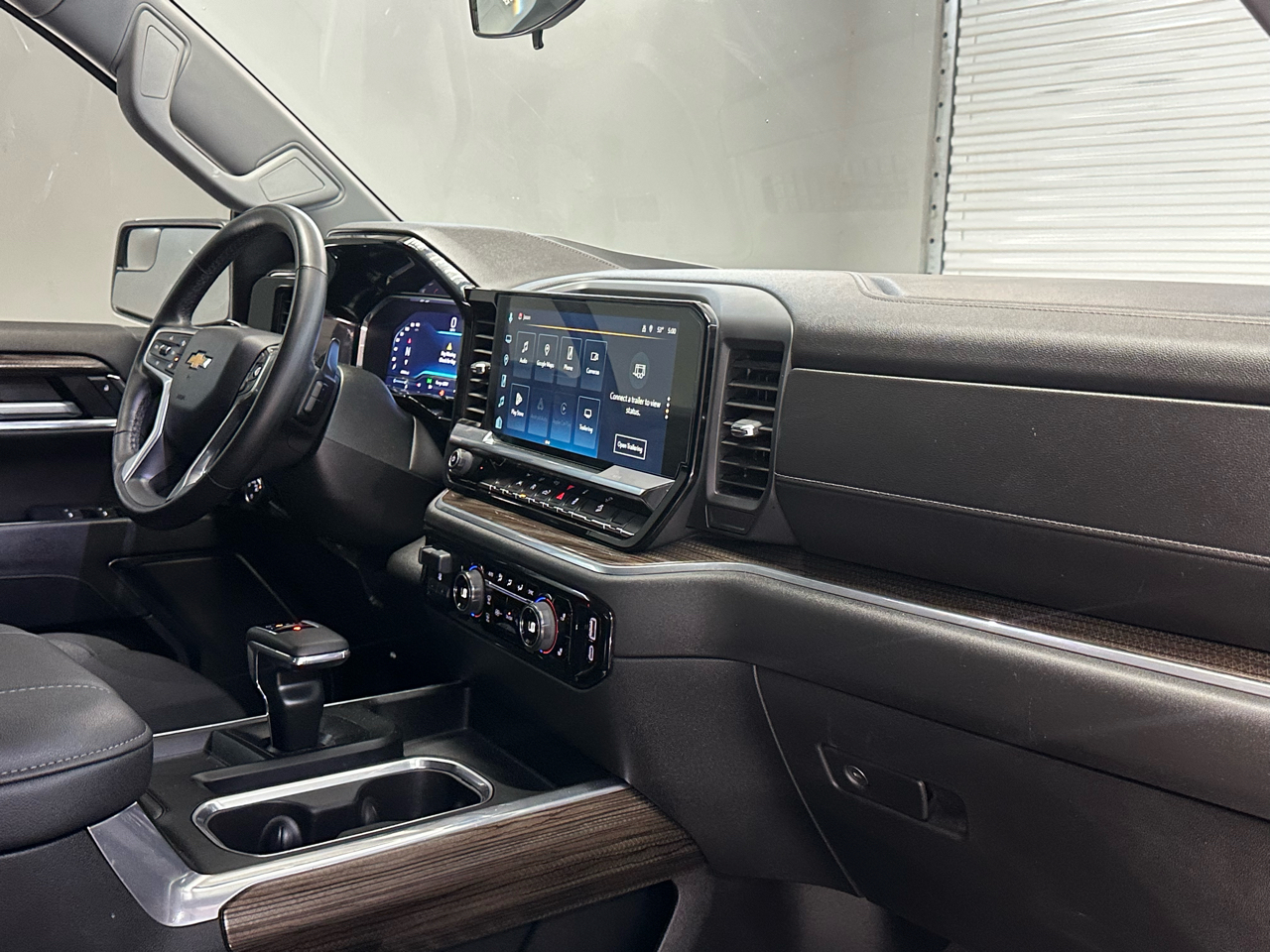 Chevrolet Silverado 1500 LT Crew Cab 4WD 2024