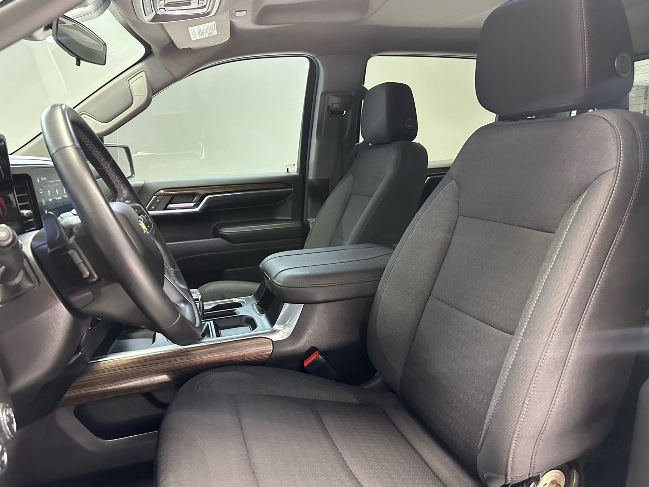 Chevrolet Silverado 1500 LT Crew Cab 4WD 2024